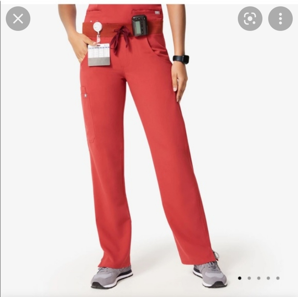 NWT FIGS Kade Cargo Scrub Pants Clay